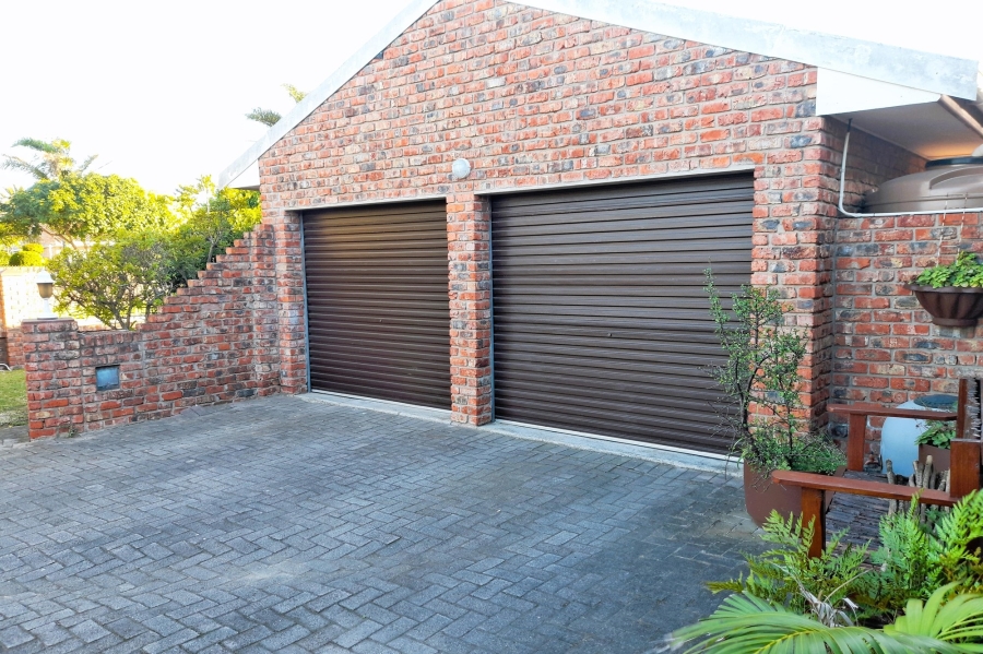 4 Bedroom Property for Sale in Walmer Downs Eastern Cape